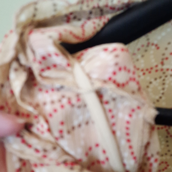 Woman's patterned blouse - Picture 3 of 6